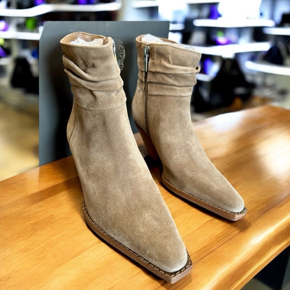 NIB VINCE CAMUTO  Nerlinji Tab Leather Suede Ankle Boots Zip Heel Size 6 M - Picture 1 of 10